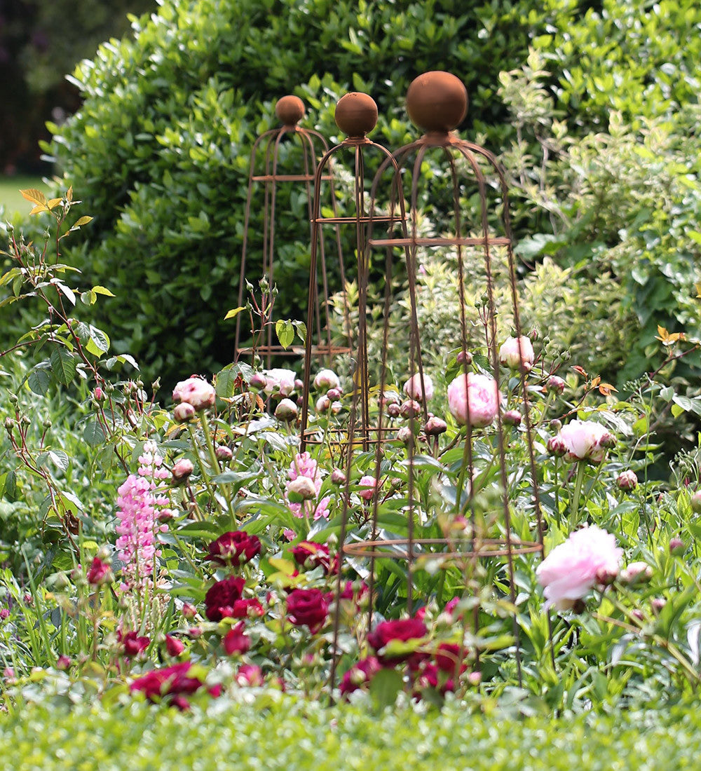 Queen Garden Obelisk